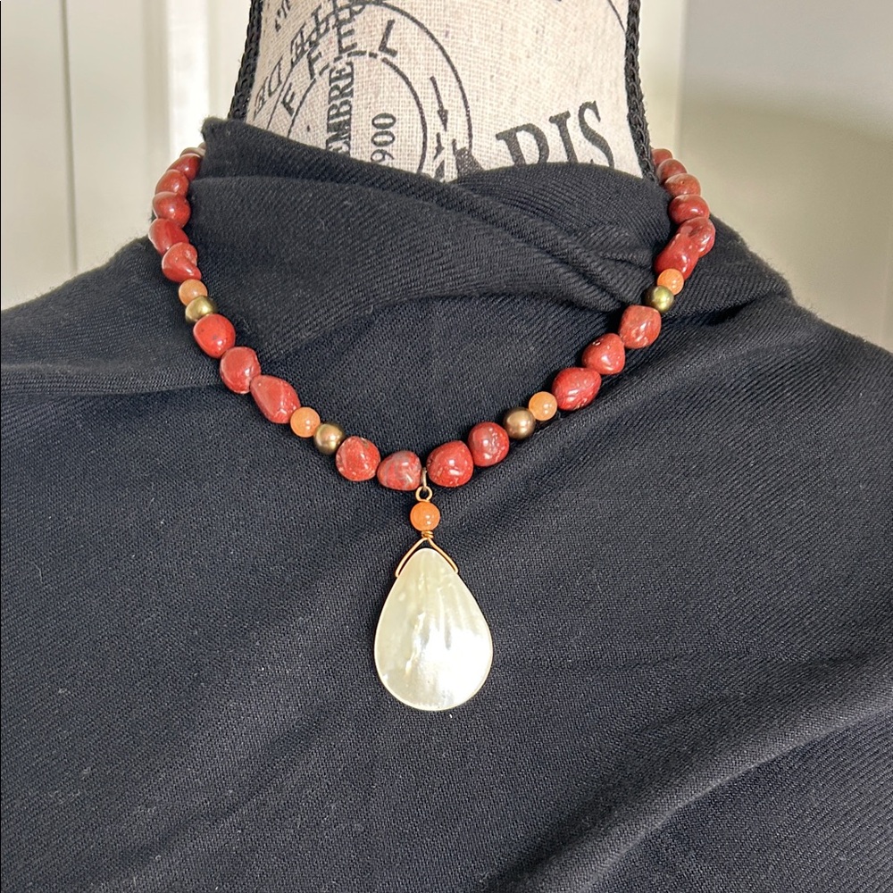 NWT Handmade Agate Peach Aventurine Beaded Necklace with Pearl Teardrop Pendant